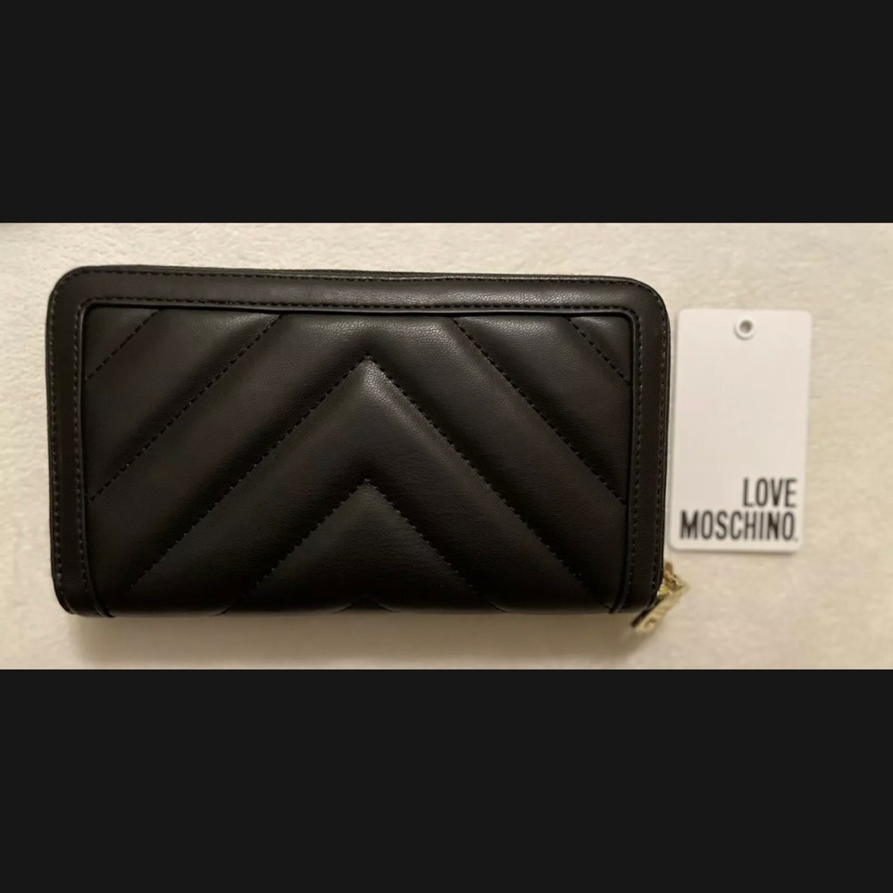 🎉HP🎉New Love Moschino Quilted Heart Stud Zip Wallet Black/Gold✨🖤 - Picture 7 of 13